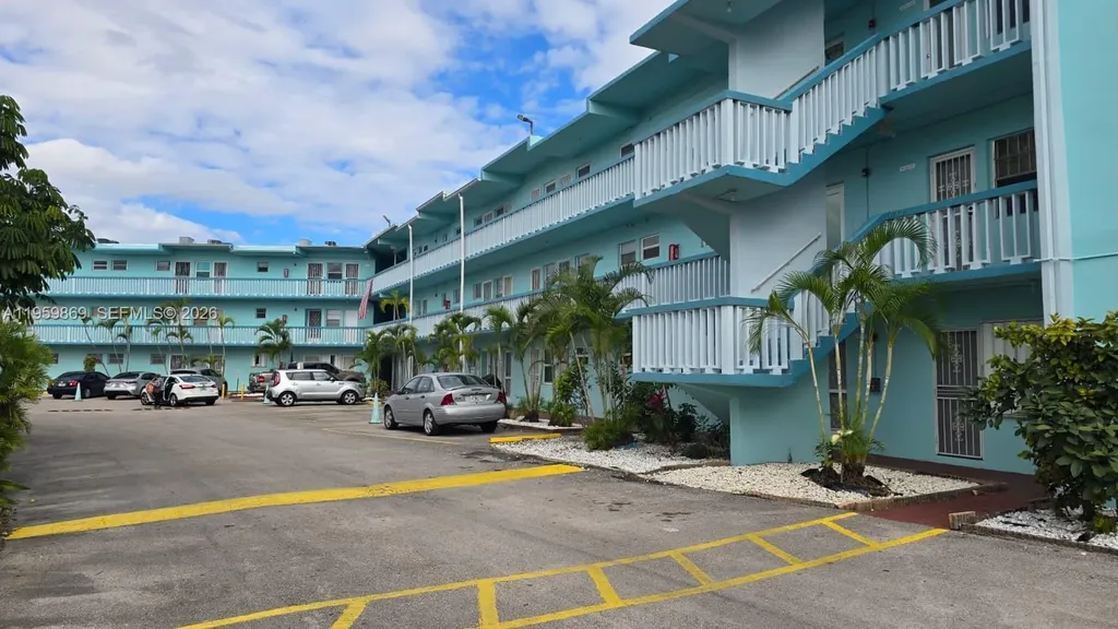 1501 NE Miami Gardens Drive Miami FL 33179