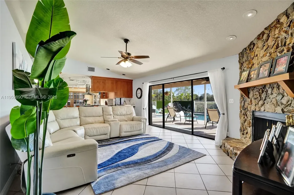 10180 SW 1st Court Coral Springs FL 33071