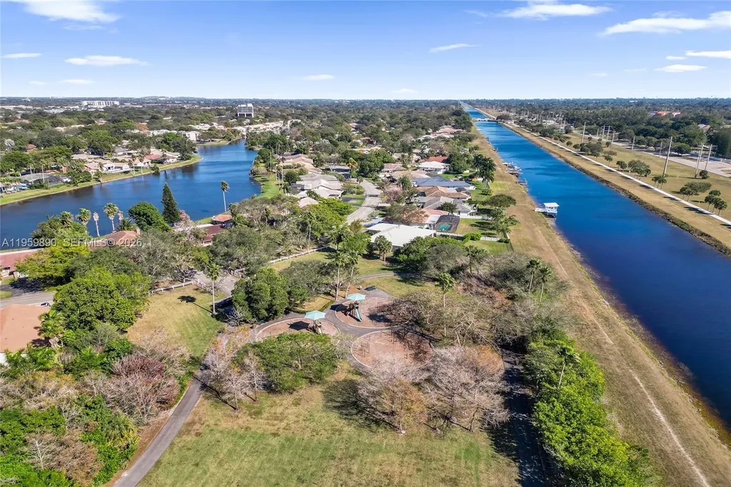 10180 SW 1st Court Coral Springs FL 33071