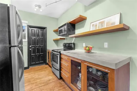 711 14th Street Miami Beach FL 33139