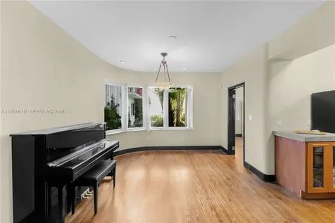 711 14th Street Miami Beach FL 33139