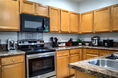 8915 W 35th Avenue Hialeah FL 33018