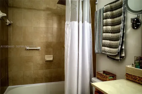 8915 W 35th Avenue Hialeah FL 33018