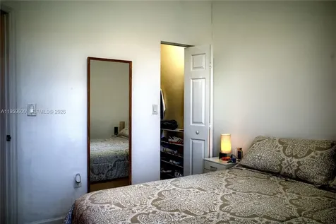 8915 W 35th Avenue Hialeah FL 33018