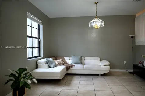 8915 W 35th Avenue Hialeah FL 33018