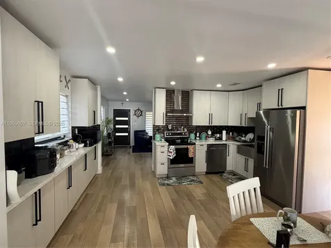 3050 SW 26th Street Miami FL 33133