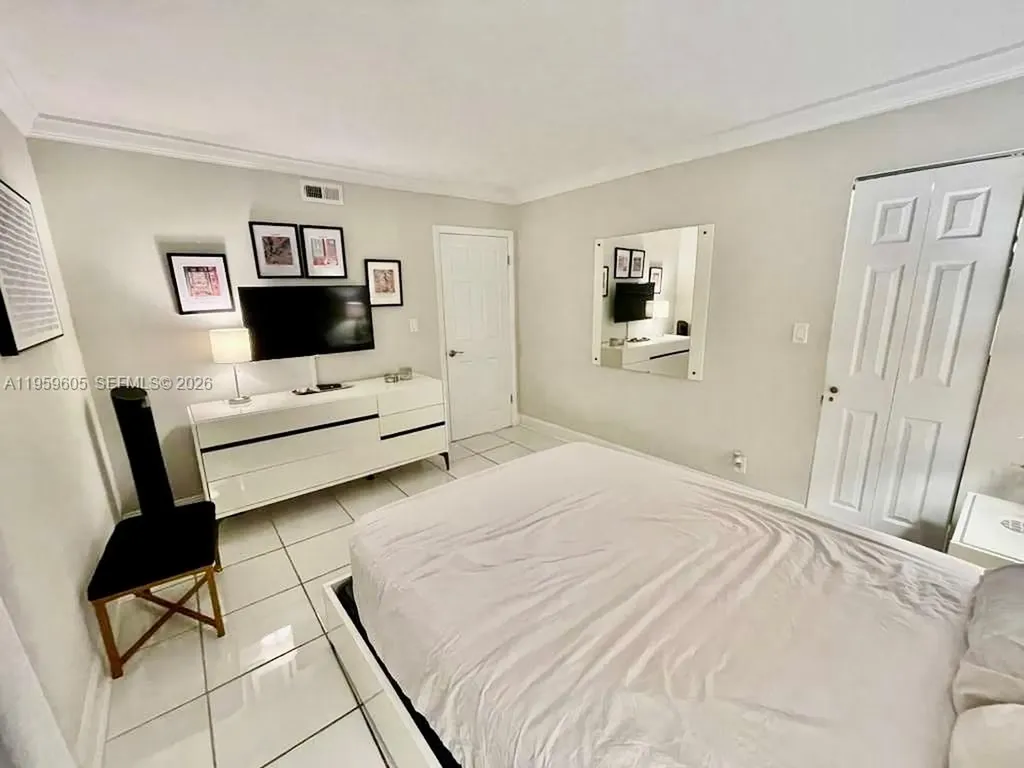 4800 Bayview Drive Fort Lauderdale FL 33308