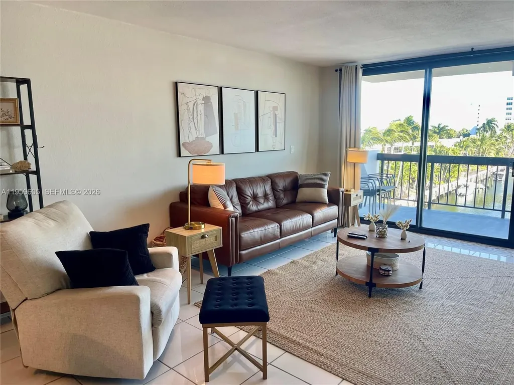 4800 Bayview Drive Fort Lauderdale FL 33308