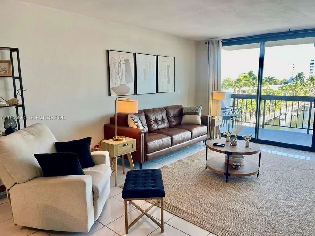 4800 Bayview Drive Fort Lauderdale FL 33308