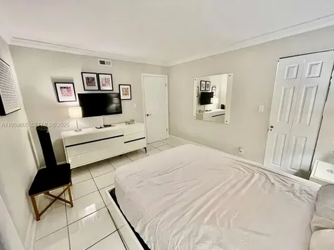 4800 Bayview Drive Fort Lauderdale FL 33308