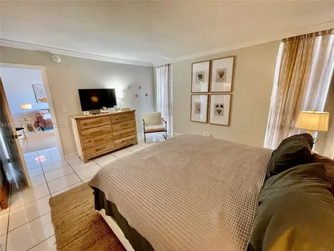 4800 Bayview Drive Fort Lauderdale FL 33308