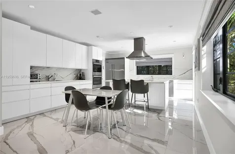 4363 Nautilus Drive Miami Beach FL 33140