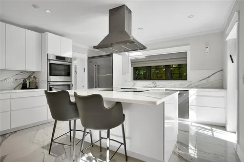 4363 Nautilus Drive Miami Beach FL 33140