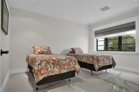 4363 Nautilus Drive Miami Beach FL 33140