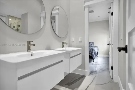 4363 Nautilus Drive Miami Beach FL 33140