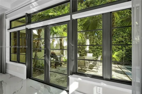 4363 Nautilus Drive Miami Beach FL 33140