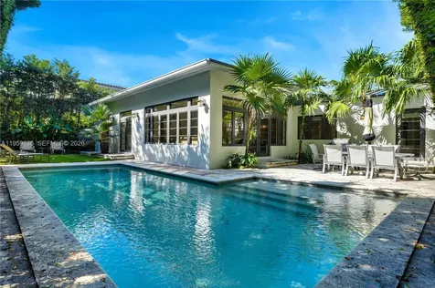 4363 Nautilus Drive Miami Beach FL 33140