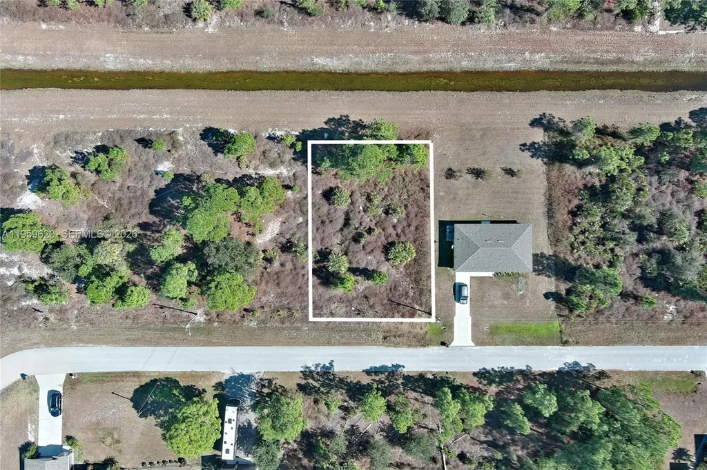 943 Foxdale Avenue Lehigh Acres FL 33974
