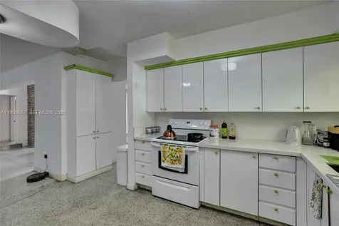 18500 NE 23rd Court Miami FL 33180