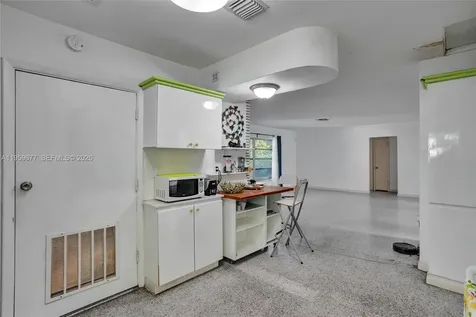 18500 NE 23rd Court Miami FL 33180