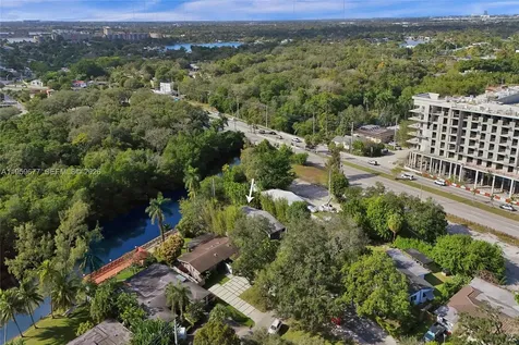 18500 NE 23rd Court Miami FL 33180