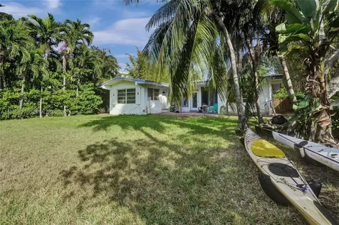 18500 NE 23rd Court Miami FL 33180
