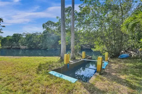 18500 NE 23rd Court Miami FL 33180