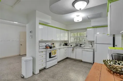 18500 NE 23rd Court Miami FL 33180