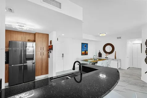 7910 Harbor Island Drive North Bay Village FL 33141