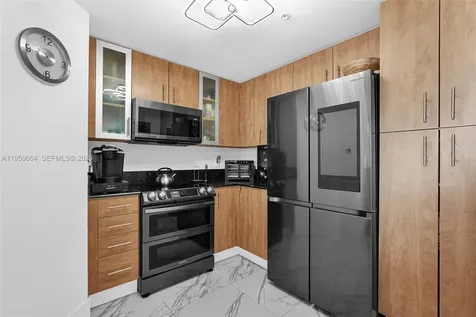 7910 Harbor Island Drive North Bay Village FL 33141