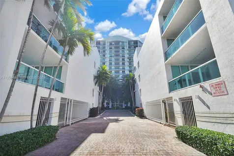 7910 Harbor Island Drive North Bay Village FL 33141
