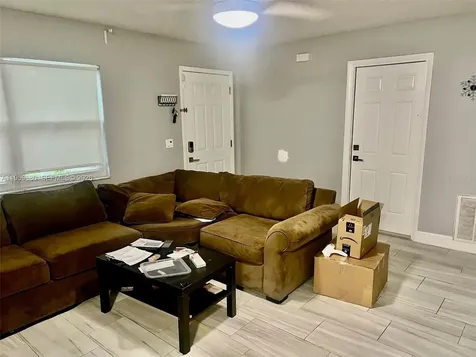 2536 El Portal Sanford FL 32773