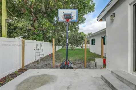 14530 Garden Drive Miami FL 33168