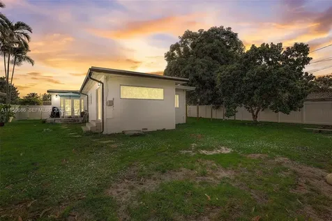 14530 Garden Drive Miami FL 33168