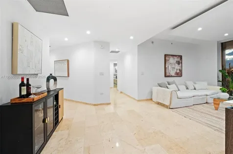 88 SW 7th Street Miami FL 33130