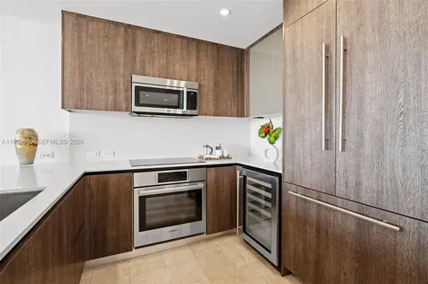 88 SW 7th Street Miami FL 33130