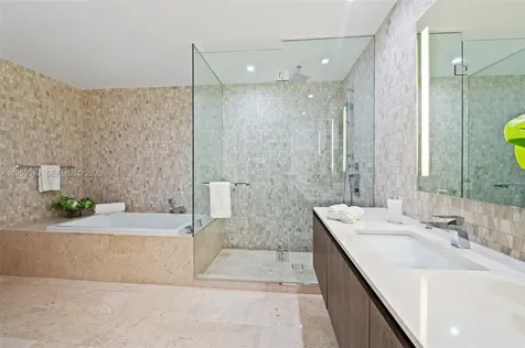 88 SW 7th Street Miami FL 33130