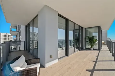 88 SW 7th Street Miami FL 33130