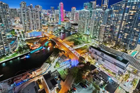 88 SW 7th Street Miami FL 33130