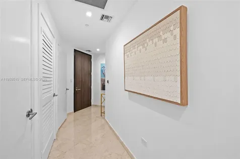 88 SW 7th Street Miami FL 33130