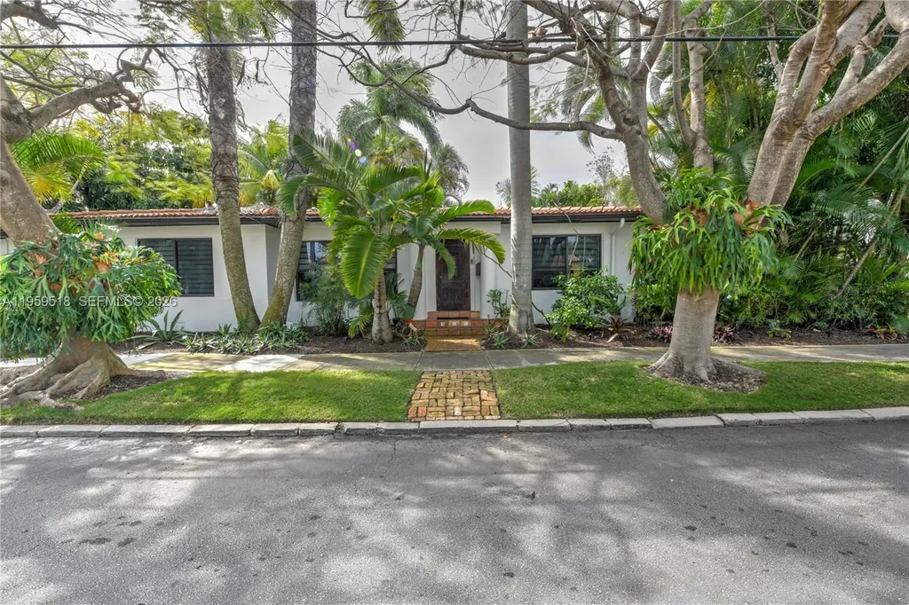 110 N 16th Avenue Hollywood FL 33020