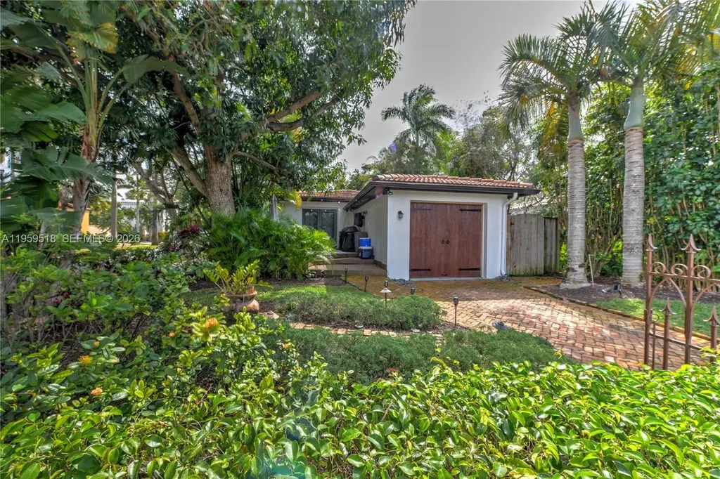 110 N 16th Avenue Hollywood FL 33020