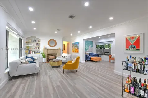 110 N 16th Avenue Hollywood FL 33020