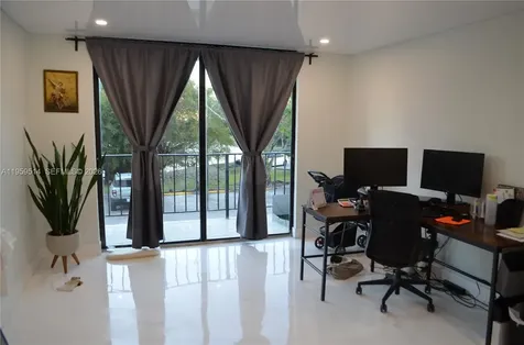 9682 Fontainebleau Boulevard Miami FL 33172