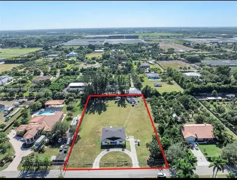 19530 SW 210th Street Miami FL 33187