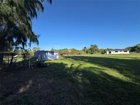 19530 SW 210th Street Miami FL 33187