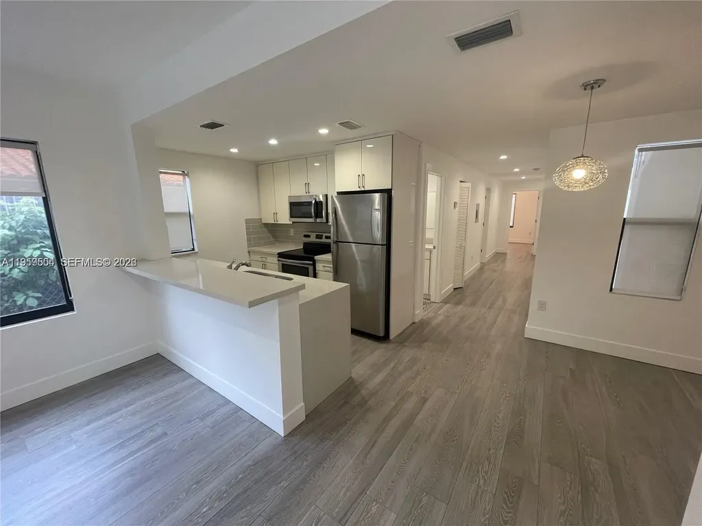 1637 SW 10th Street Miami FL 33135