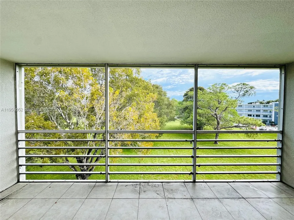 4031 Berkshire Deerfield Beach FL 33442
