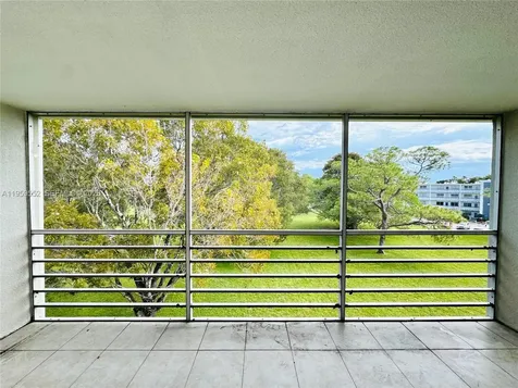 4031 Berkshire Deerfield Beach FL 33442
