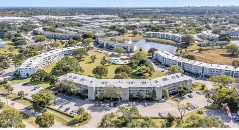 4031 Berkshire Deerfield Beach FL 33442